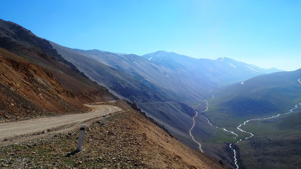 Kara Buura pass. Južná strana