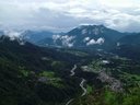 Úchvatná dolina s Ampezzom, pohľad z jednej zo zátačiek výjazdu na Passo di Pura