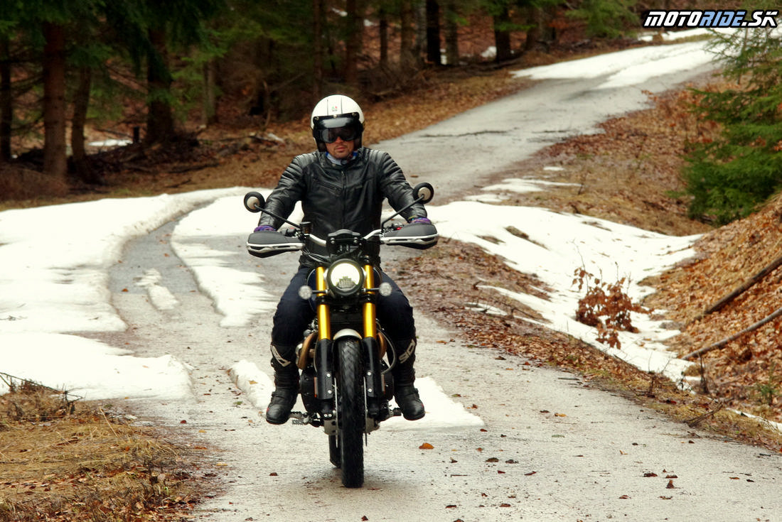 Triumph Scrambler 1200 XE 2019 - konečne poriadny retro offroad