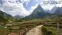 Vrch Fansipan (3 147.3 m) - Cesta do Sapa, piesmyk Ô Quy Hô pass (2045 m.n.m.) pod najvyšším vrchom Indočíny - Naživo: Vietnam moto trip 2019