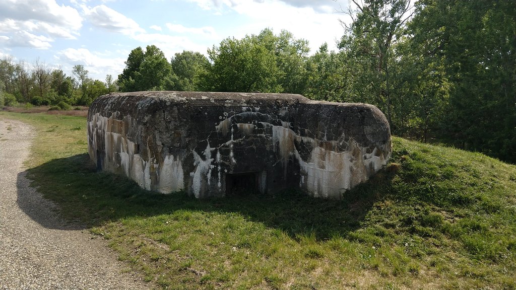 Vojenský bunker - Najzápadnejší bod Slovenska, pri obci Záhorská Ves - Bod záujmu