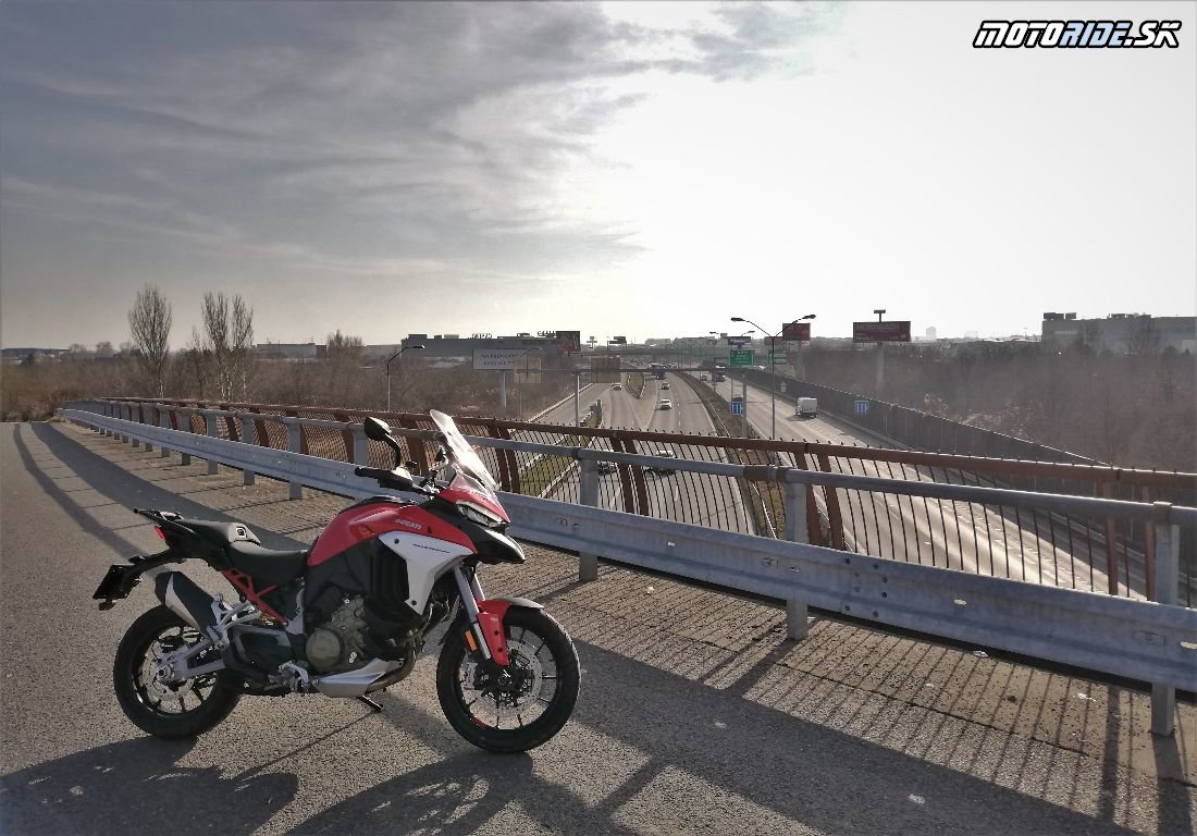 Ako prví na Slovensku sme vyskúšali prelomovú Ducati Multistrada V4 S s radarom