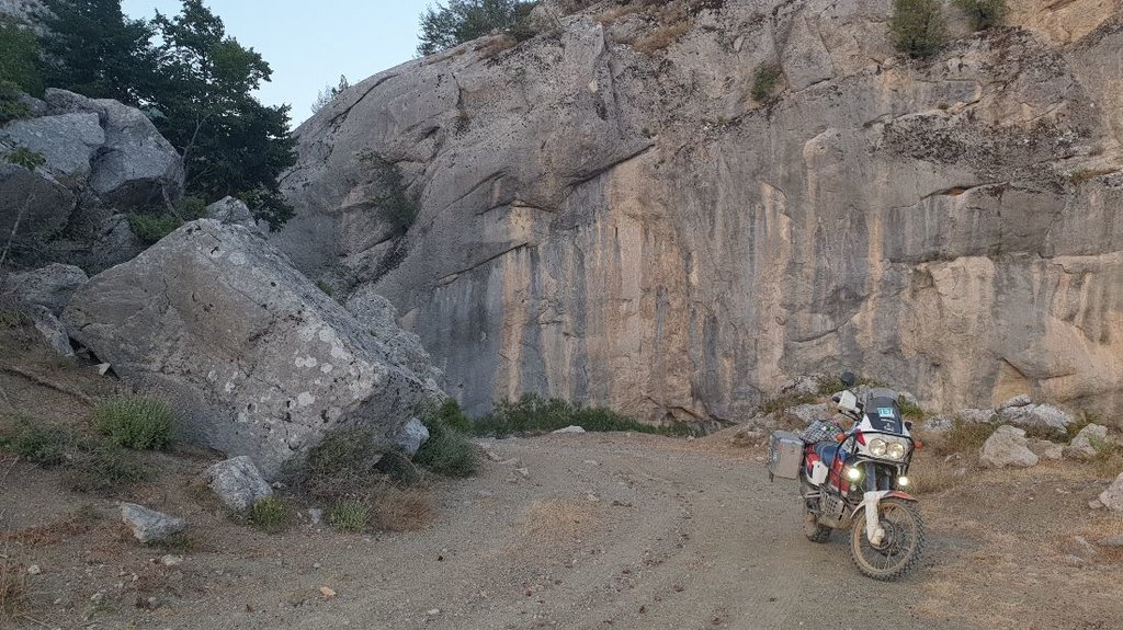 Cesta z Ujë Bardhë do Frashër, Albánsko 9