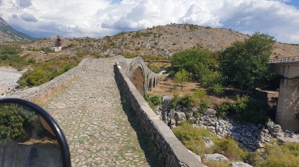 Turecký most Ura e Mesit cer rieku Kir, Shkodër, Albánsko 2