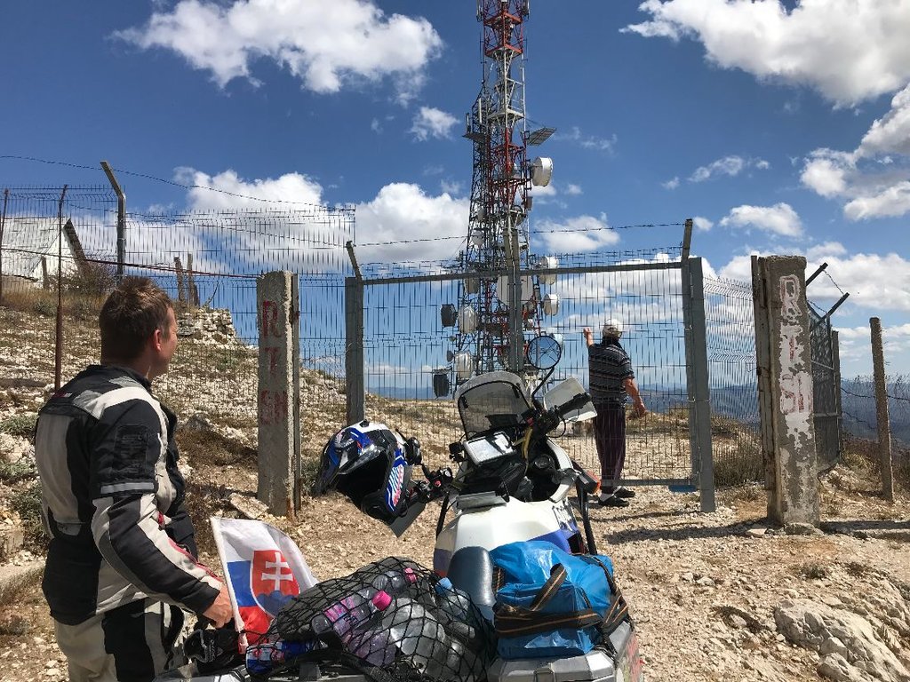 Cesta z Përmetu do Poliçanu 5 - vrch Maja Komarit, 1132 m.n.m.