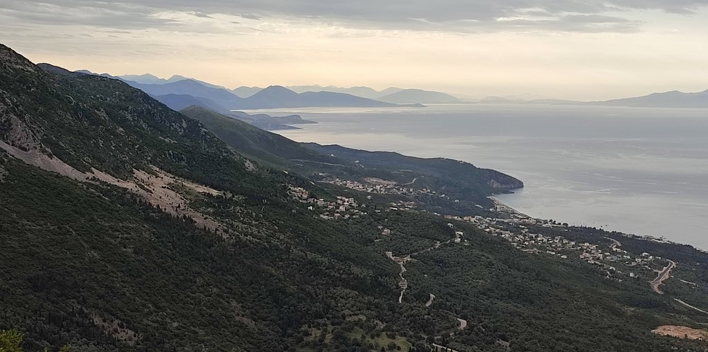 5.1. Ranná cesta z Himare na sever.