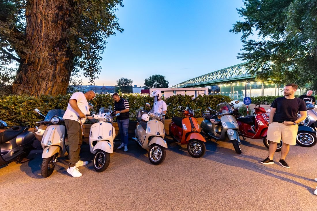 23.07.2025 20:05 - Viac ako 50 Vespistov prinieslo do ulíc Bratislavy ducha La Dolce Vita