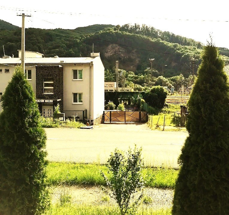 vo dvore je všetko pre  pocestných internet