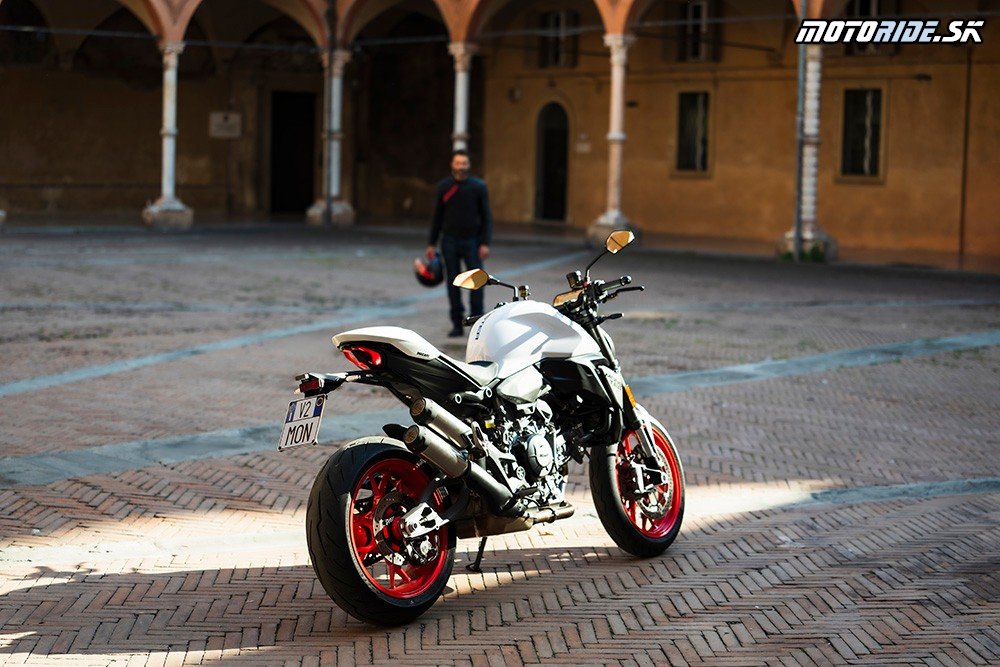 Ducati Monster 2026