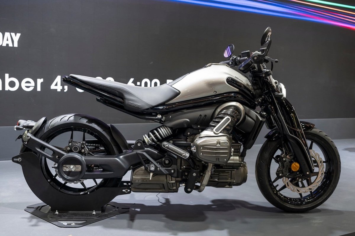 Benda concept-P51 hybridný boxer EICMA 2025