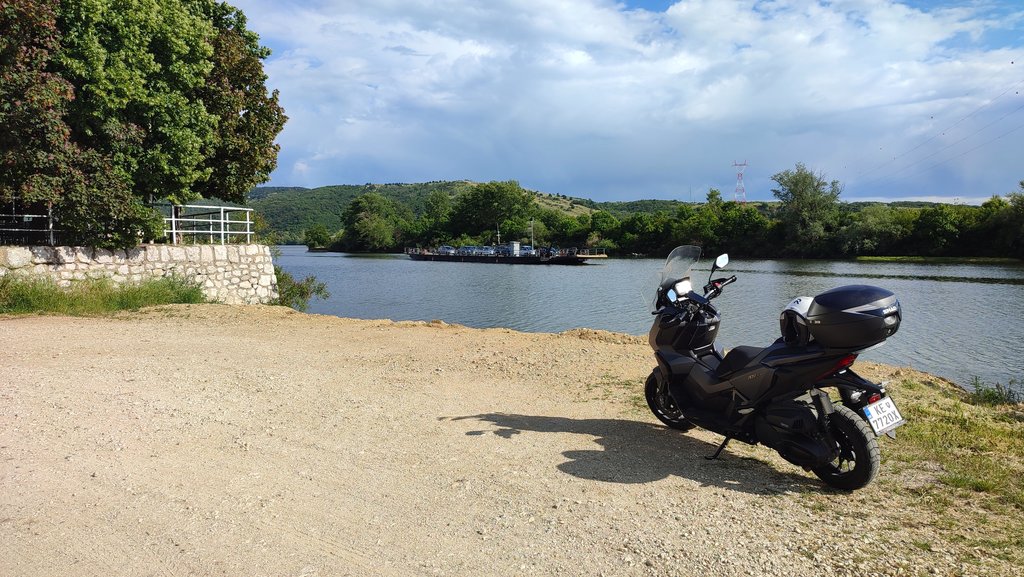 1. To je prístavisko. Stará Palanka.