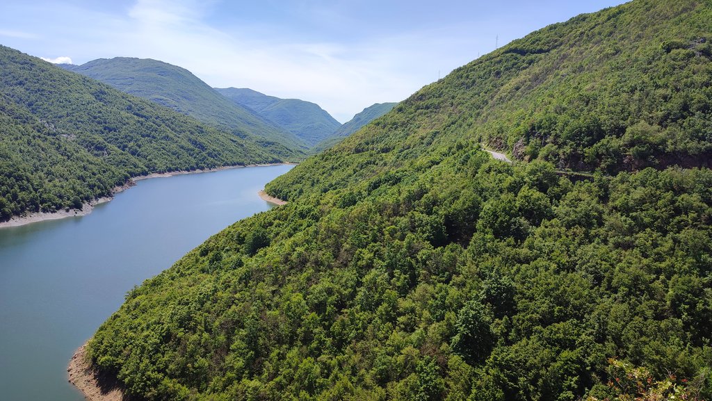 32, Struga - Debar. Ľudoprázdno.