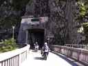 Návrat z Passo di Pura – po prejazde strašidelným tunelom vchádzame rovno na priehradný múr Lago di Sauris