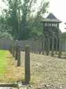 Osvienčim - tábor Auschwitz I, Poľsko - oplotenie, v ktorom viedlo vysoké napätie