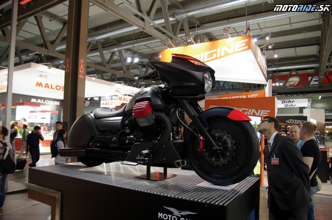 Piaggio Group - Aprilia, Moto Guzzi, Vespa, Piaggio - Výstava EICMA Miláno 4.11.2014