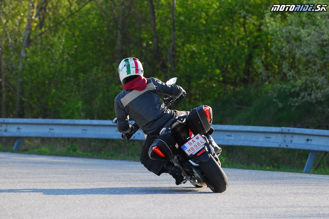 MV Agusta Stradale 800