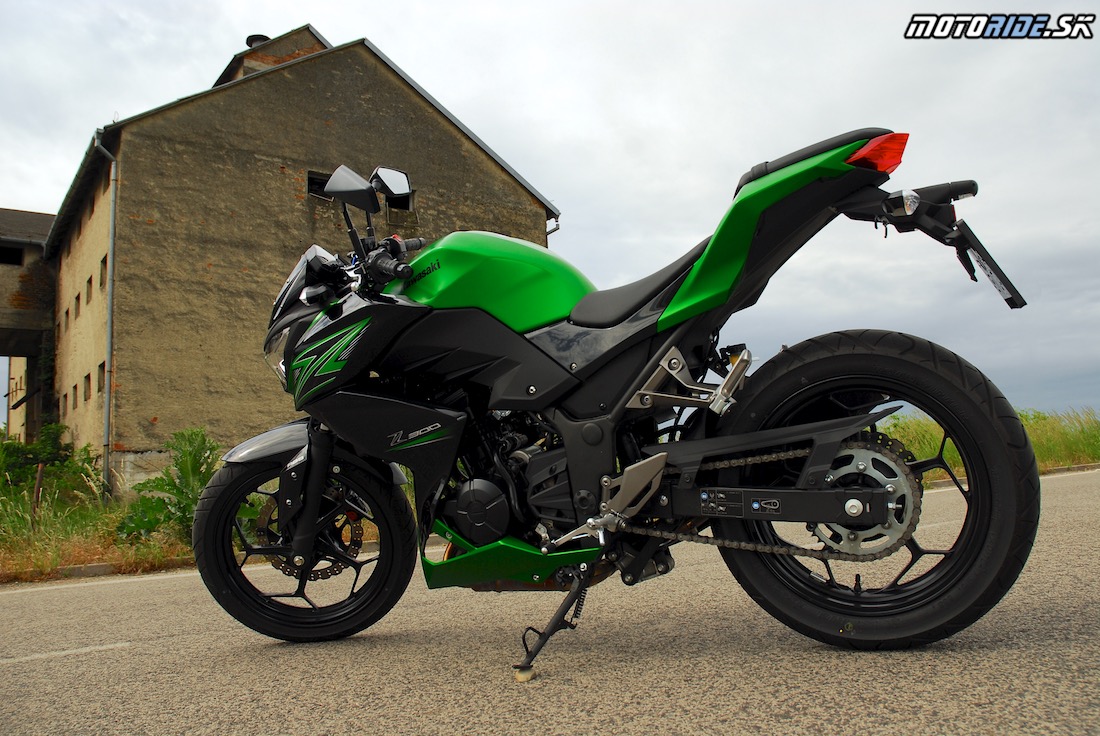 Kawasaki Z300 2015