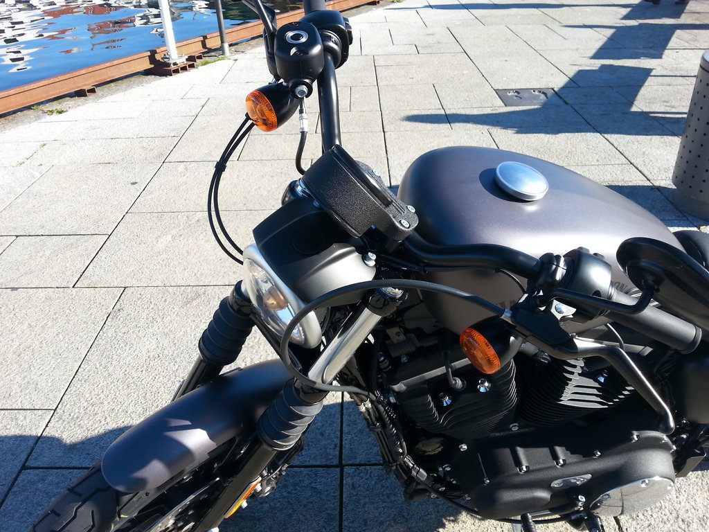 Lanká a strieška na svetle - Harley-Davidson Iron 883, 2016