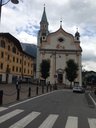 Mám aj jednu fotku kostola s námestím - Cortina d´Ampezzo