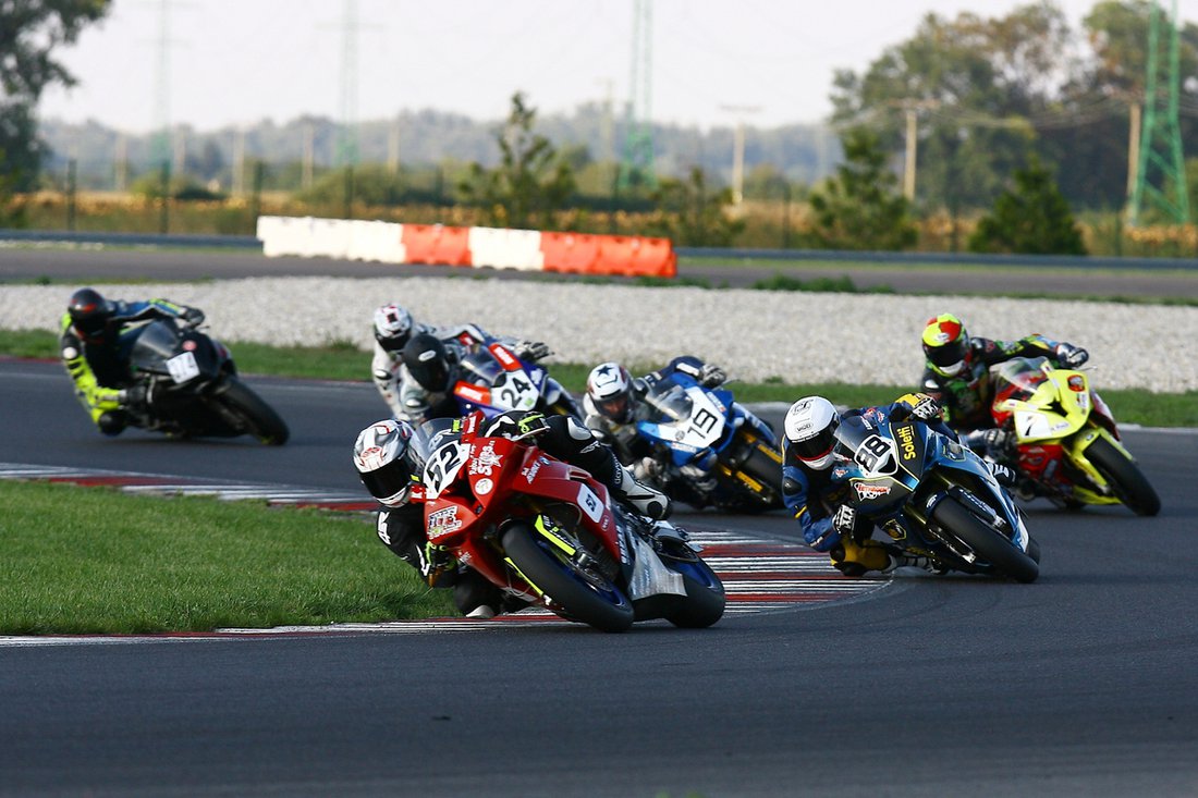 Pozvánka pre divákov: Európska motocyklová elita sa predstaví na Slovakia Ringu 14. - 15. 5. 2016