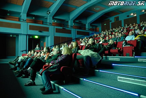  Plné kino počas premietania už v piatok