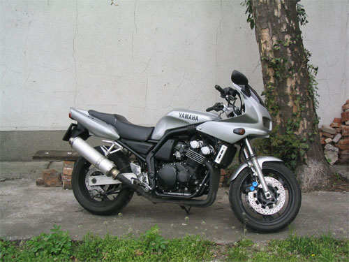  Yamaha FZS 600 FAZER