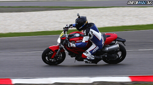  Ducati Monster 696