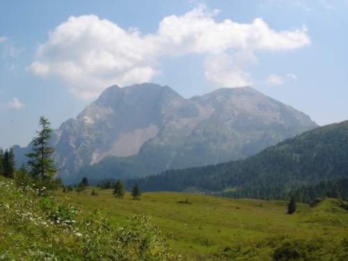  Výhľady zo Sella Razzo. Kopce sú menej skalnaté, milšie a kamarátskejšie