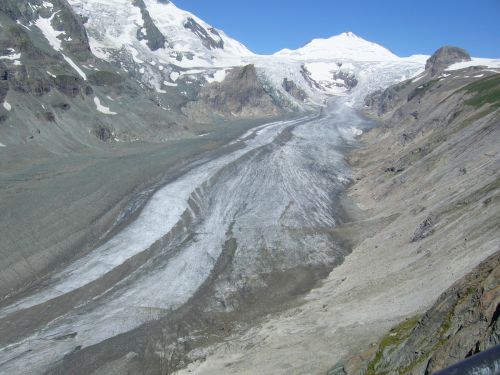  Ľadovec sa žiaľ za posledných 100 rokov v podstate úplne roztopil 