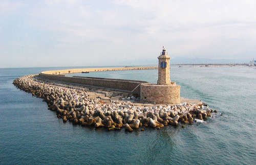  Posledný pohľad na pevninu - vlnolam prístavu Livorno