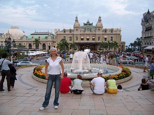  Slávne kasíno v Monacu – zastávka všetkých boháčov, takže nesmieme chýbať ani my!