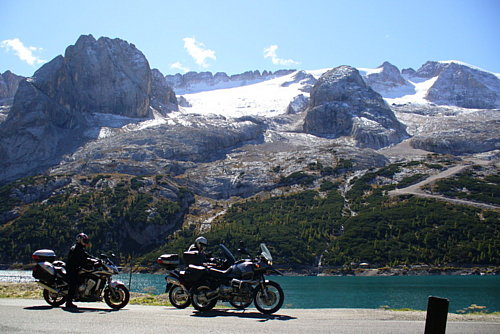  Passo di Fedáia, vrcholová priehrada pod masívom Marmolady