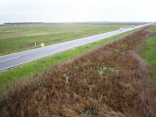  Cesta naprieč Pusztou dlhá a rovná ako slíž