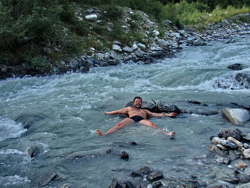  Voda v alpských riekach je 3-4cm studená