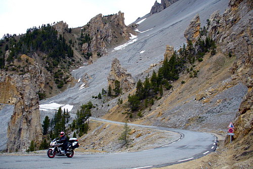  Klesanie z Col d Izoard cez Casse Déserte