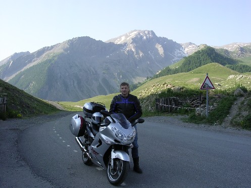  Zelený Col de Vars pôsobí dojmom nižšej nadmorskej výšky